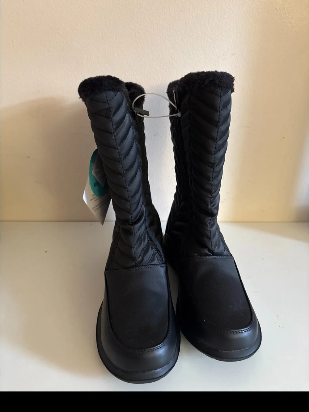 New totes Women's Black Insulated Mid-Calf Winter Boots 8